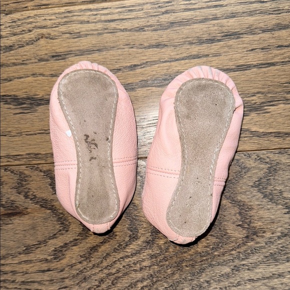 Pink Ballet Slippers with Elastic Strap and Bow stelle size 3/4 baby - Picture 5 of 9